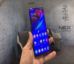 إطلاق أول هاتف بشاشتين وكاميرا 3D