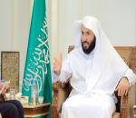 وزير العدل يوجه بتعيين 100 كاتبة عدل